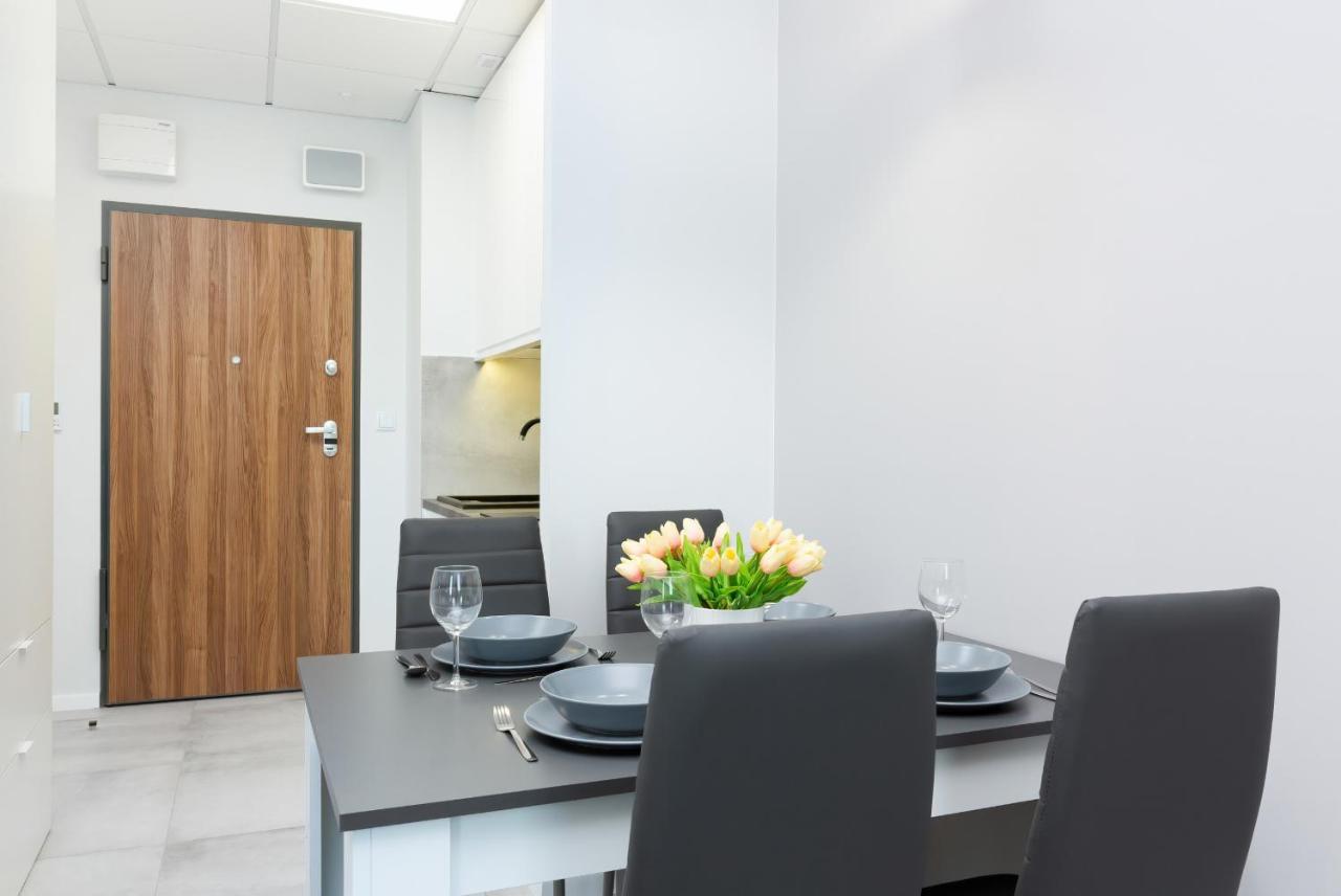 Apartments With Parking Warsaw Business Center By Noclegi Renters Bagian luar foto