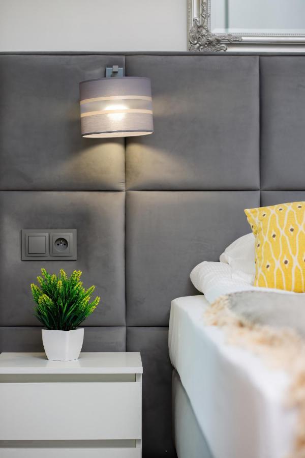 Apartments With Parking Warsaw Business Center By Noclegi Renters Bagian luar foto