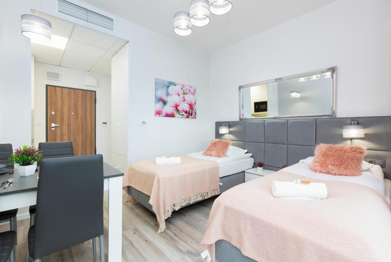 Apartments With Parking Warsaw Business Center By Noclegi Renters Bagian luar foto