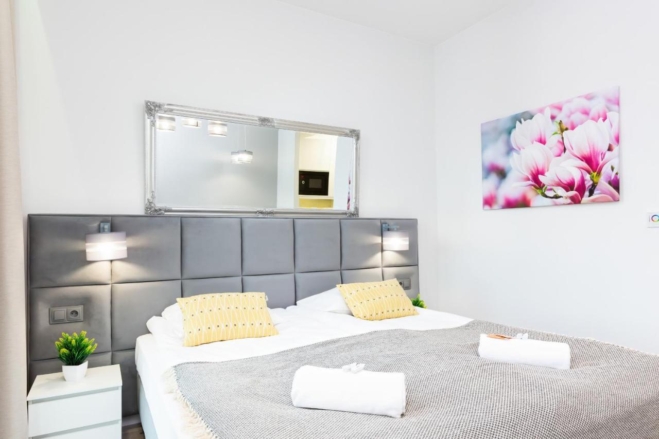 Apartments With Parking Warsaw Business Center By Noclegi Renters Bagian luar foto